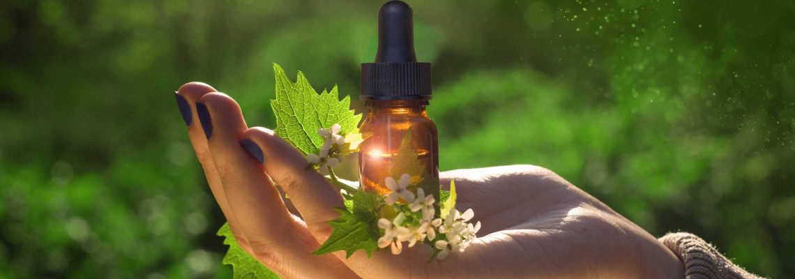 Exploring the Therapeutic Benefits and Uses of Aroma Oils in Modern Wellness Practices