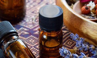 5 essential oils for relaxation to help ease headaches