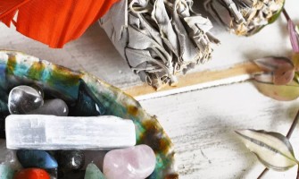 The Top Five Benefits Of Crystal Healing Incenses